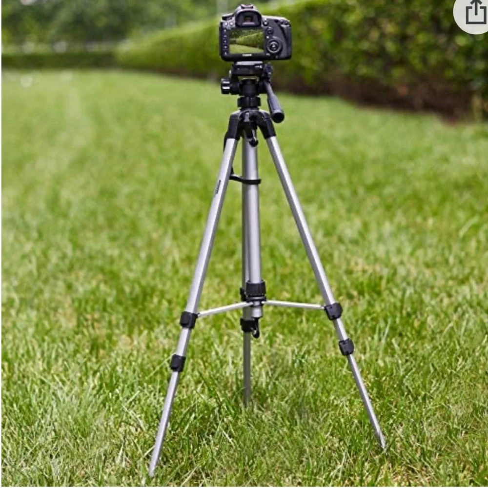 Amazon Basics Tripod only used 2x